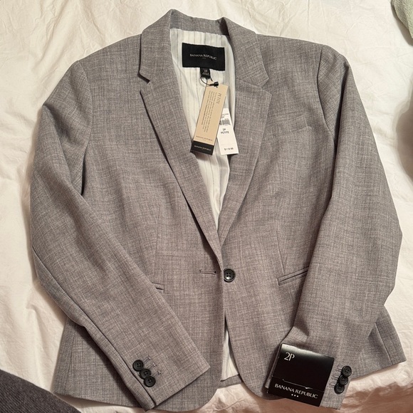 Banana Republic Jackets & Blazers - Banana Republic Light Gray Women’s Petite Blazer